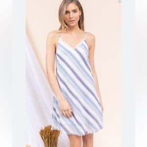 NWT Gilli Shift Dress